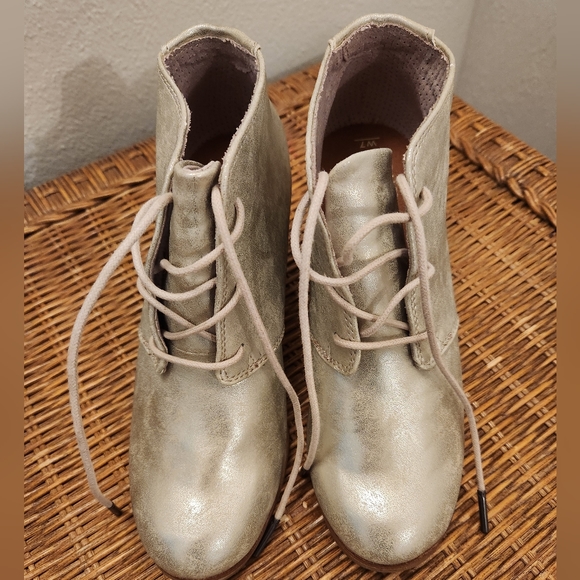 Toms Metallic Gold Lace Up Bootie - Picture 4 of 4